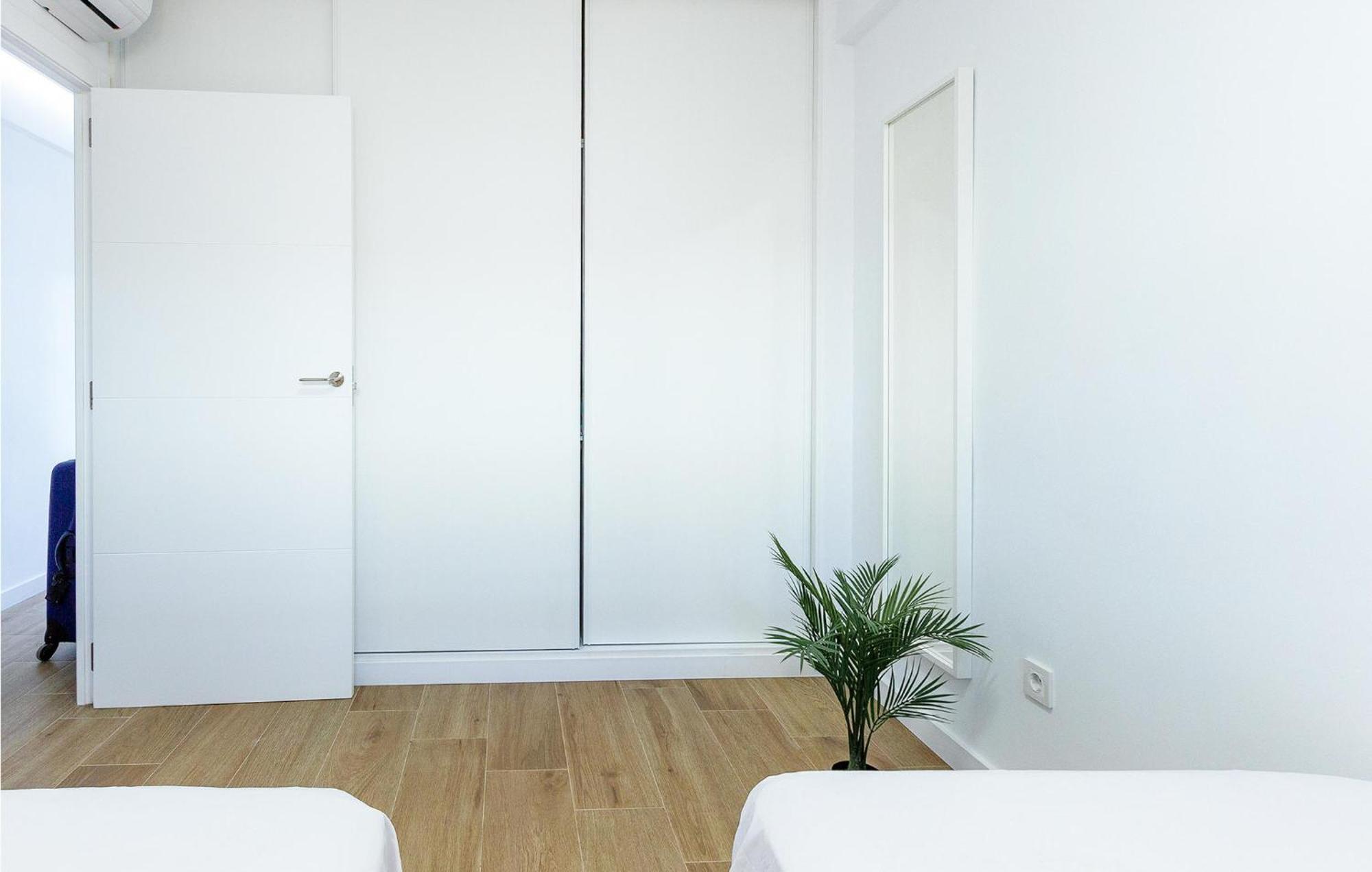 Lovely Apartment In Santa Pola With Kitchen Exterior foto